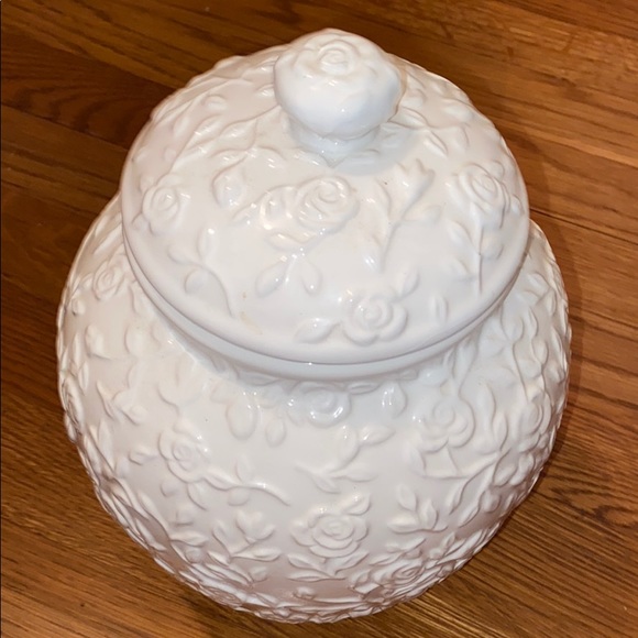 Home Collection Other - HOME collection large Victorian rose canister.